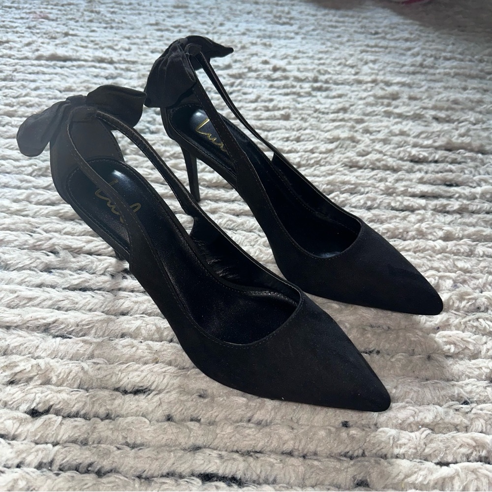Lulus Black Stiletto Heels with Pointed Toe size 8.5